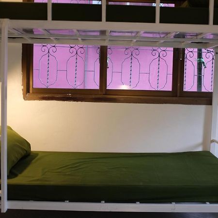 Mint Hostel Bangkok Exteriör bild