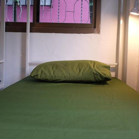 Mint Hostel Bangkok Exteriör bild