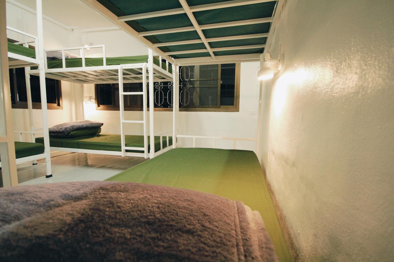 Mint Hostel Bangkok Exteriör bild