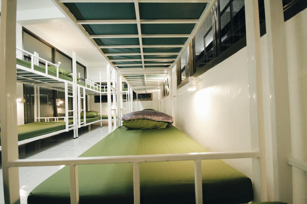 Mint Hostel Bangkok Exteriör bild