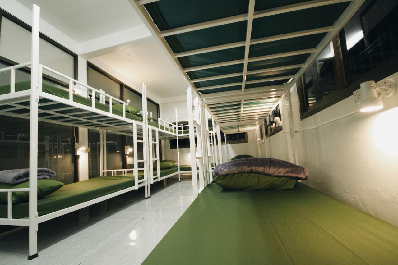 Mint Hostel Bangkok Exteriör bild