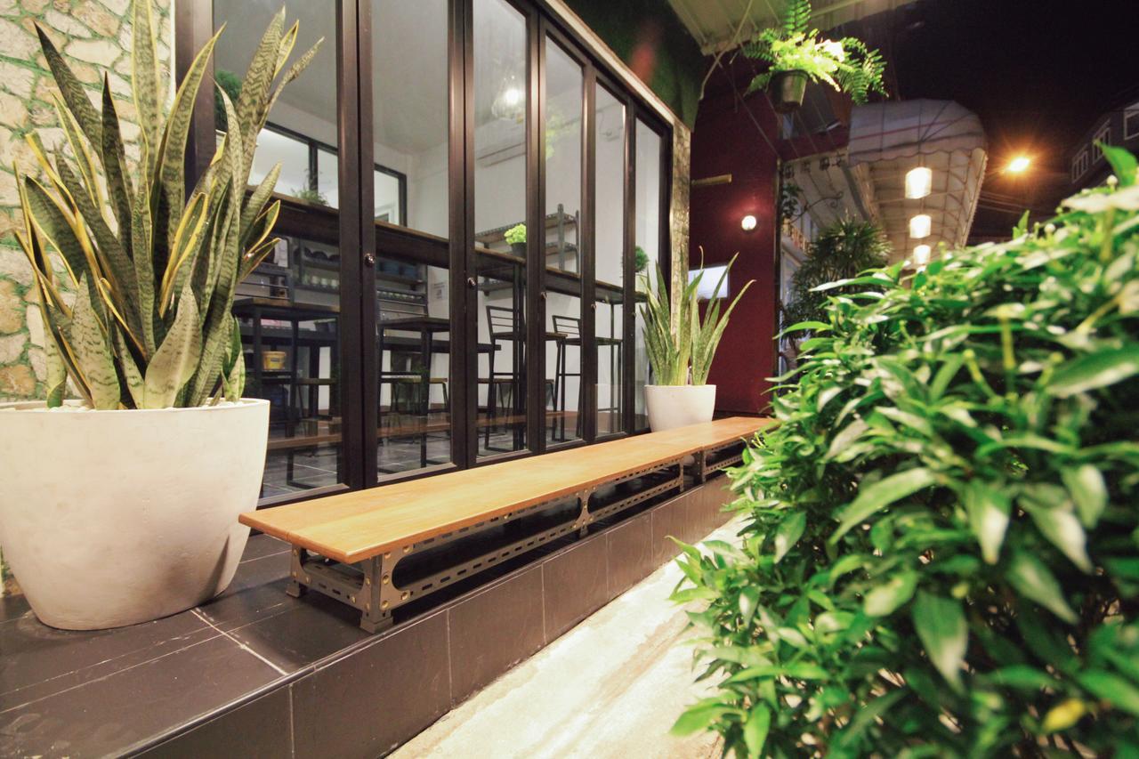Mint Hostel Bangkok Exteriör bild
