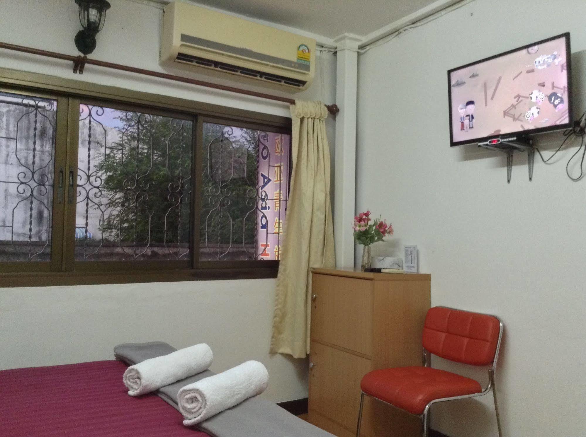 Mint Hostel Bangkok Exteriör bild