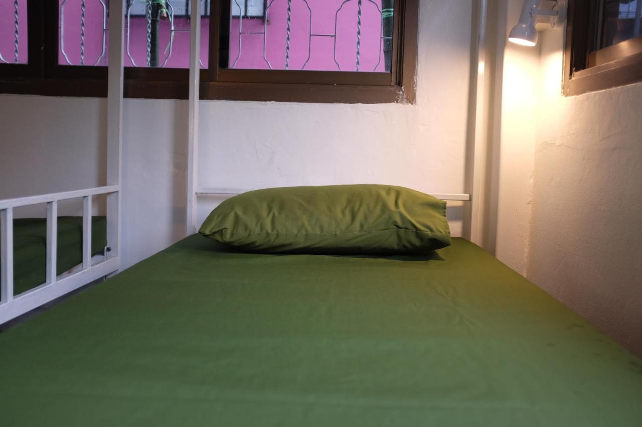 Mint Hostel Bangkok Exteriör bild